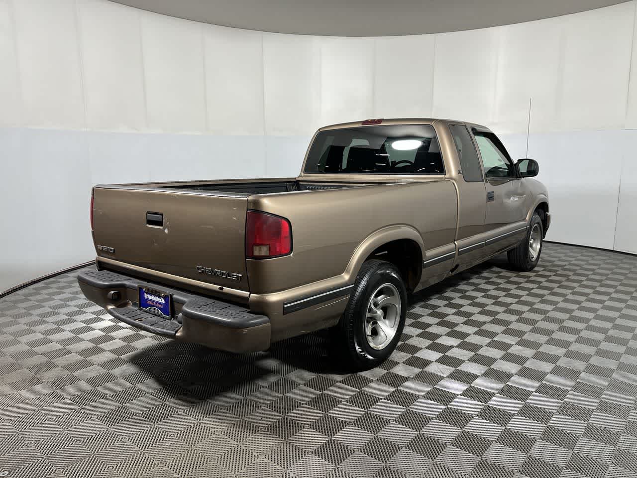 2002 Chevrolet S-10 LS