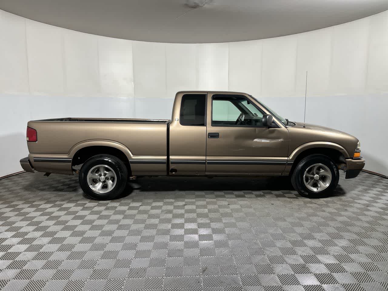 2002 Chevrolet S-10 LS