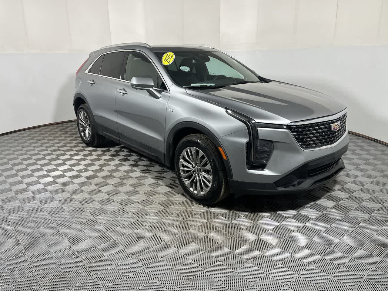 2025 Cadillac XT4 FWD Premium Luxury