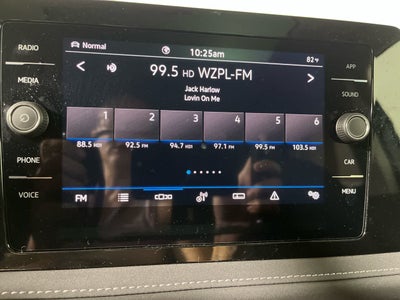 2025 Volkswagen Taos SE Black