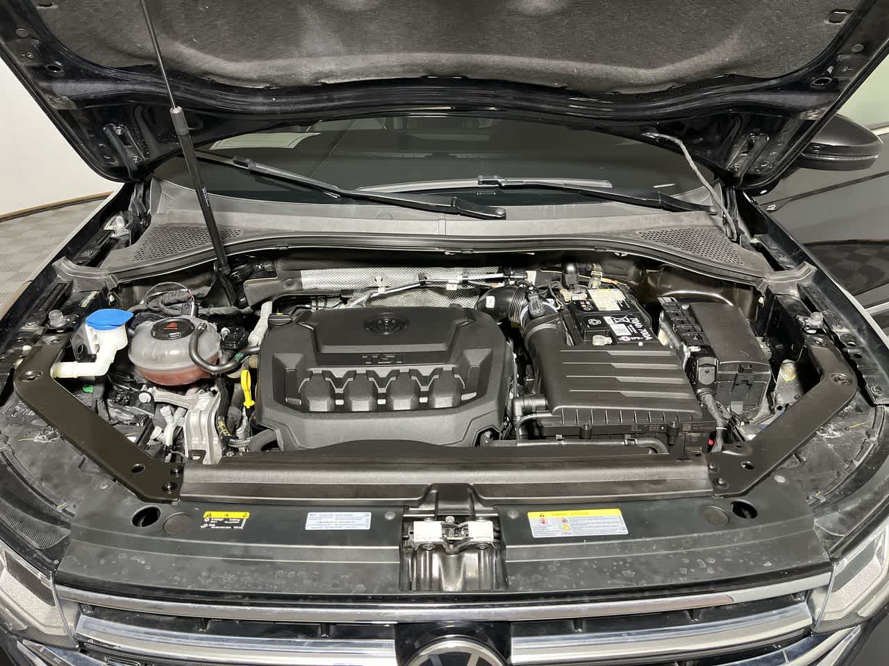2024 Volkswagen Tiguan SEL R-Line