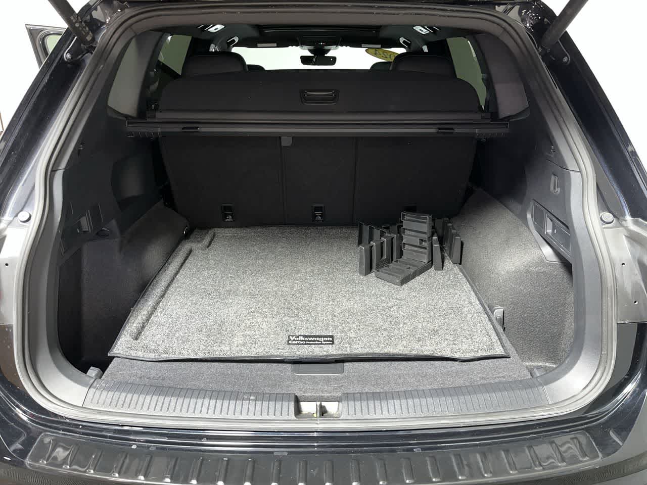 2024 Volkswagen Tiguan SEL R-Line