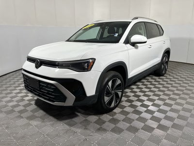 2025 Volkswagen Taos SE