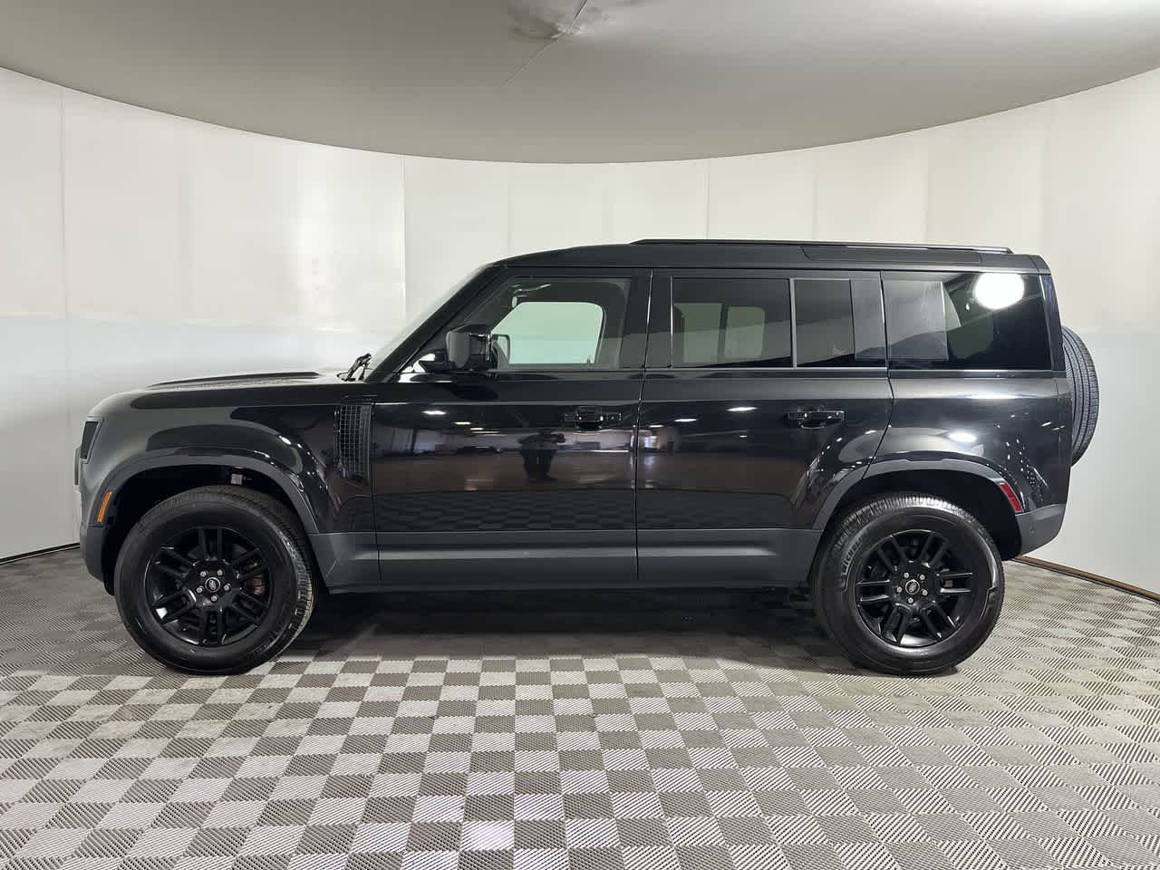 2025 Land Rover Defender S