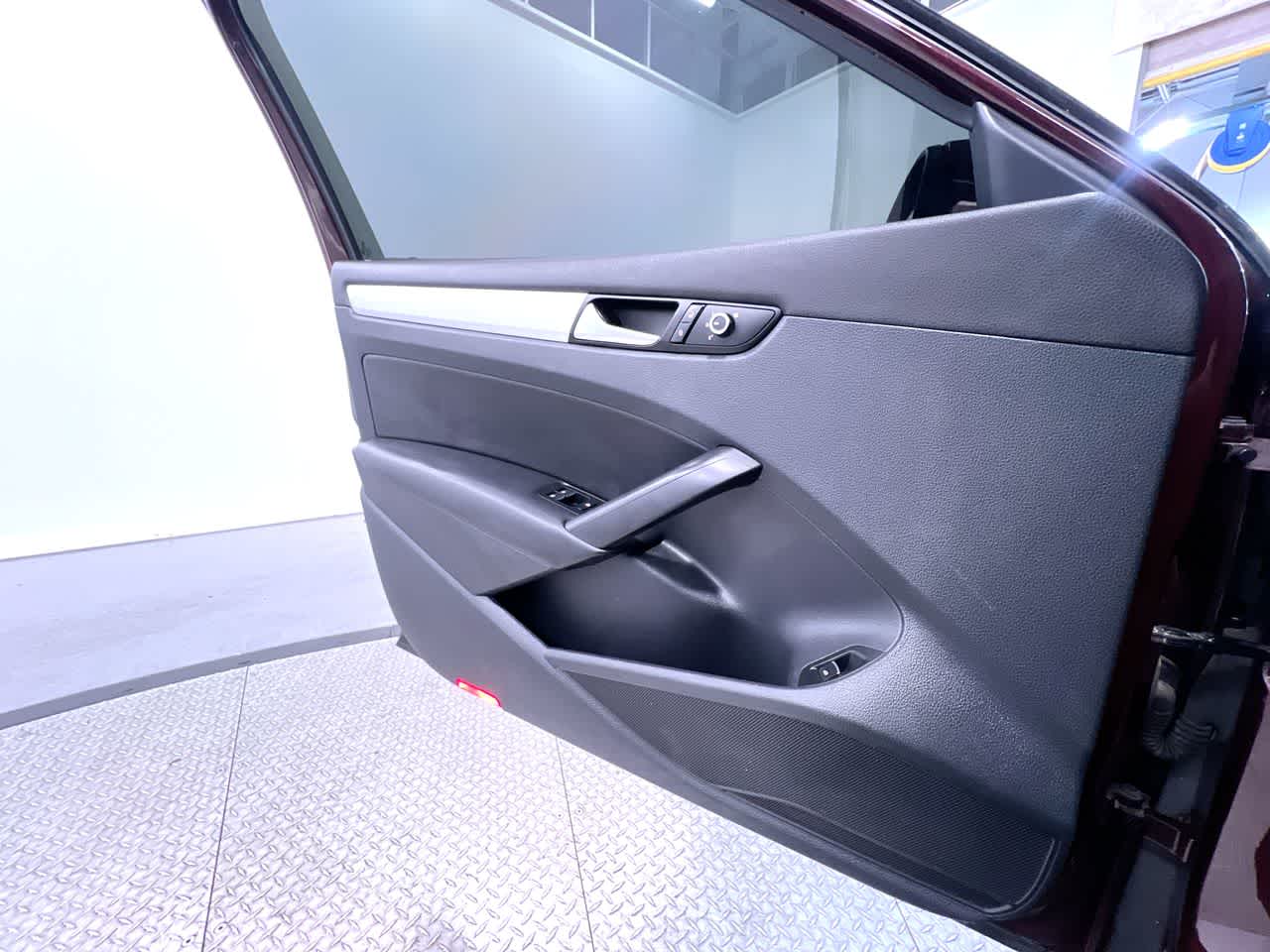 2013 Volkswagen Passat TDI SE w/Sunroof