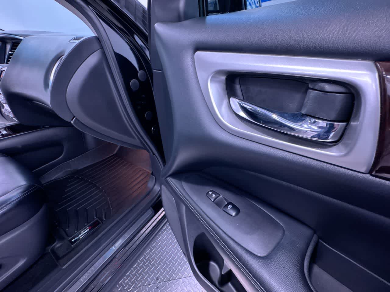 2014 Nissan Pathfinder Platinum