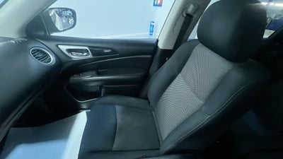 2018 Nissan Pathfinder SV