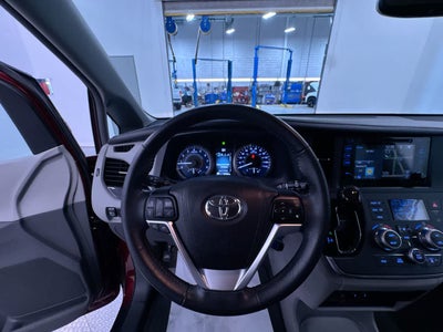 2016 Toyota Sienna XLE
