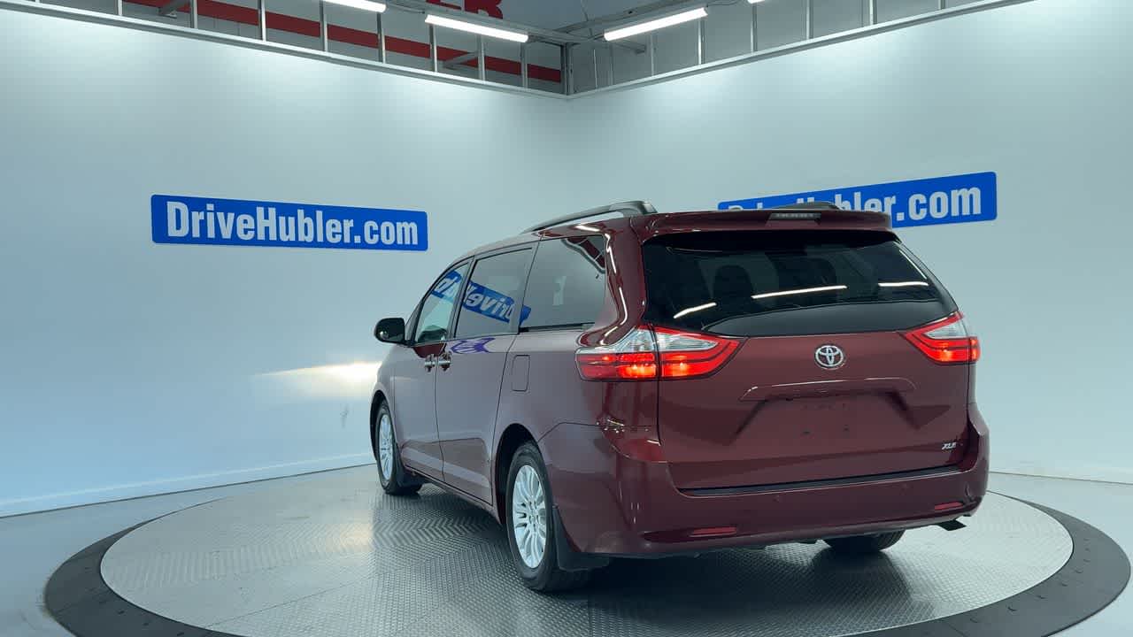 2016 Toyota Sienna XLE