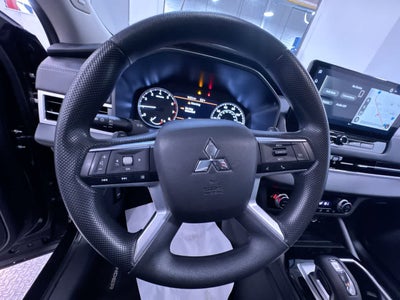 2025 Mitsubishi Outlander ES