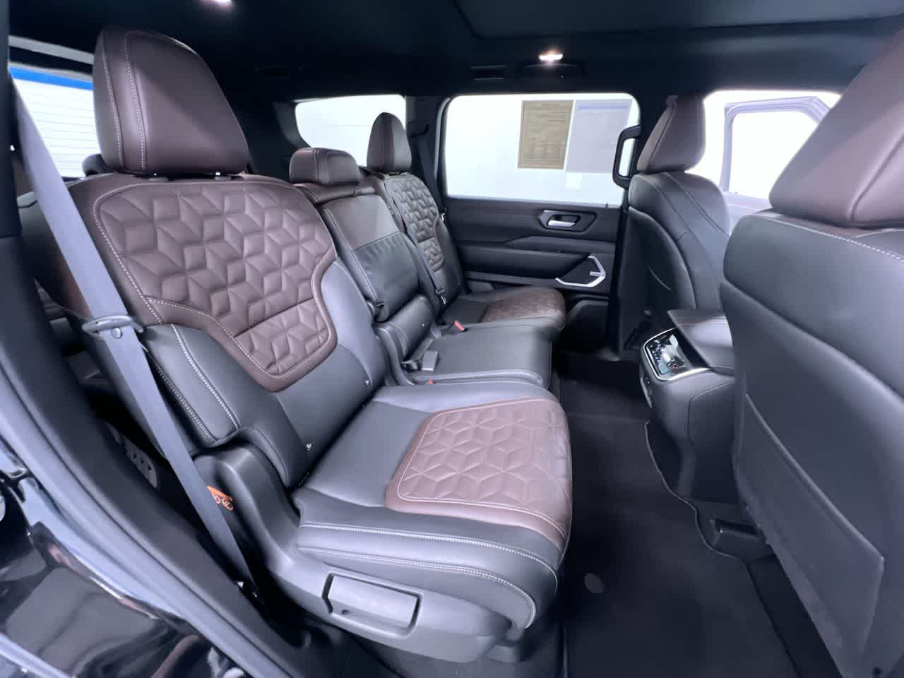 2025 Nissan Armada Platinum
